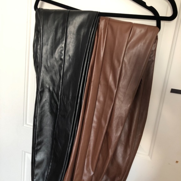 High-waist black leather pants with ankle slit - Picture 4 of 5